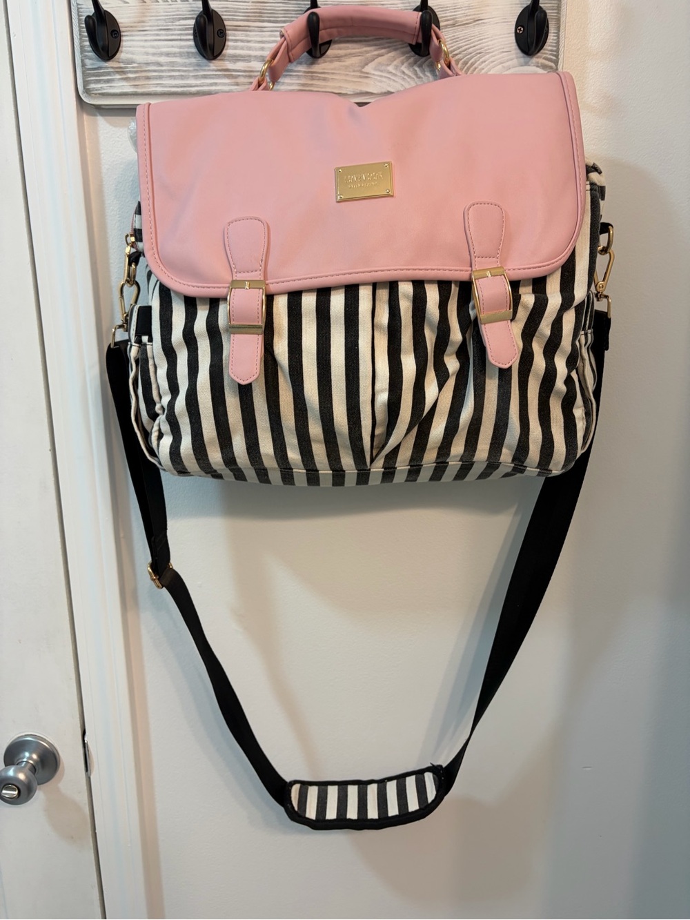 EUC Lovevook Striped Laptop Bag with Pink Flap and Adjustable Strap